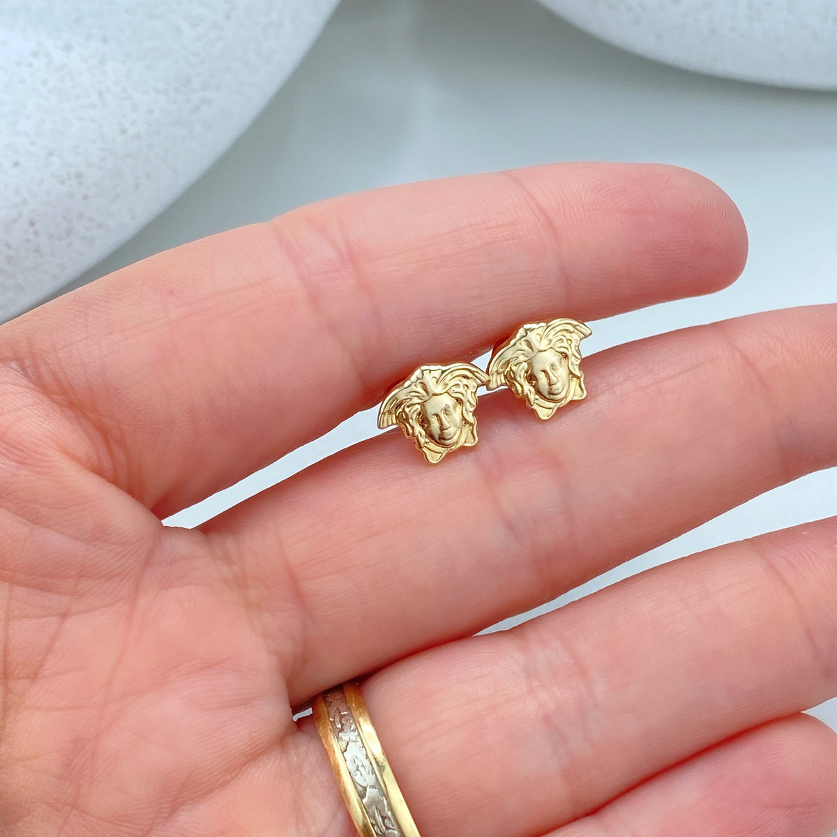 14k Solid Gold Woman Face Shape Stud Earrings, 14k Solid Gold Medusa Head Stud, 14k Solid Yellow Gold Stud, Screw Back Studs, Unisex