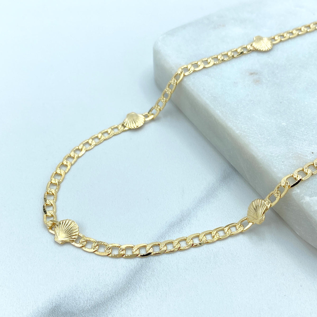 18k Gold Filled 4mm Diamond Cut Style Curb Link Chain with Seashells, 18 Inches Long, Cuban Link Chain Necklace, Wholesale Jewelry