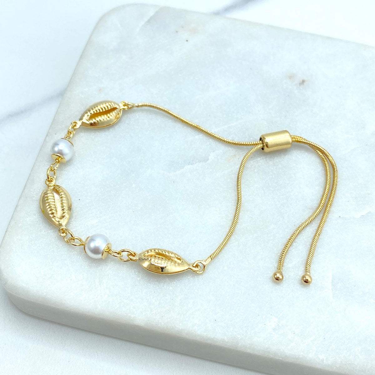 18k Gold Filled Cowrie Shell, Simulated Pearl and Clamshell Linked Charms Bracelet, Adjustable Bracelet, Beach Jewel, Wholesale Jewelry