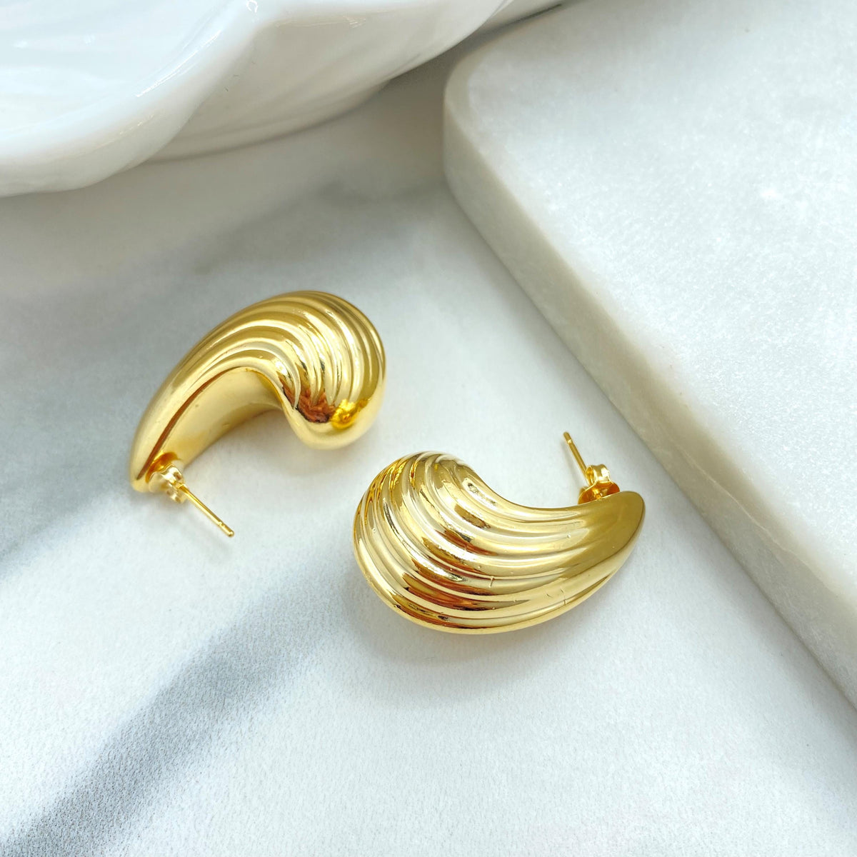 18k Gold Filled Ribbed Teardrop Dome Earrings, Chunky Vintage Drop Shape Earrings, Textured Lines Teardrop Earrings, Wholesale Jewelry
