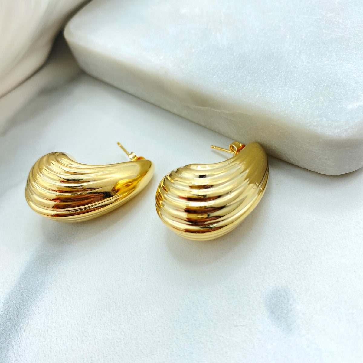 18k Gold Filled Ribbed Teardrop Dome Earrings, Chunky Vintage Drop Shape Earrings, Textured Lines Teardrop Earrings, Wholesale Jewelry