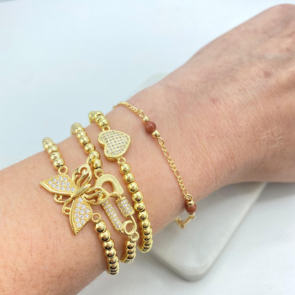 18k Gold Filled Aventurine Linked Bracelet with Figaro Chain, 7.5 Inches Long, Figaro Chain Bracelet with Aventurine, Wholesale Jewelry