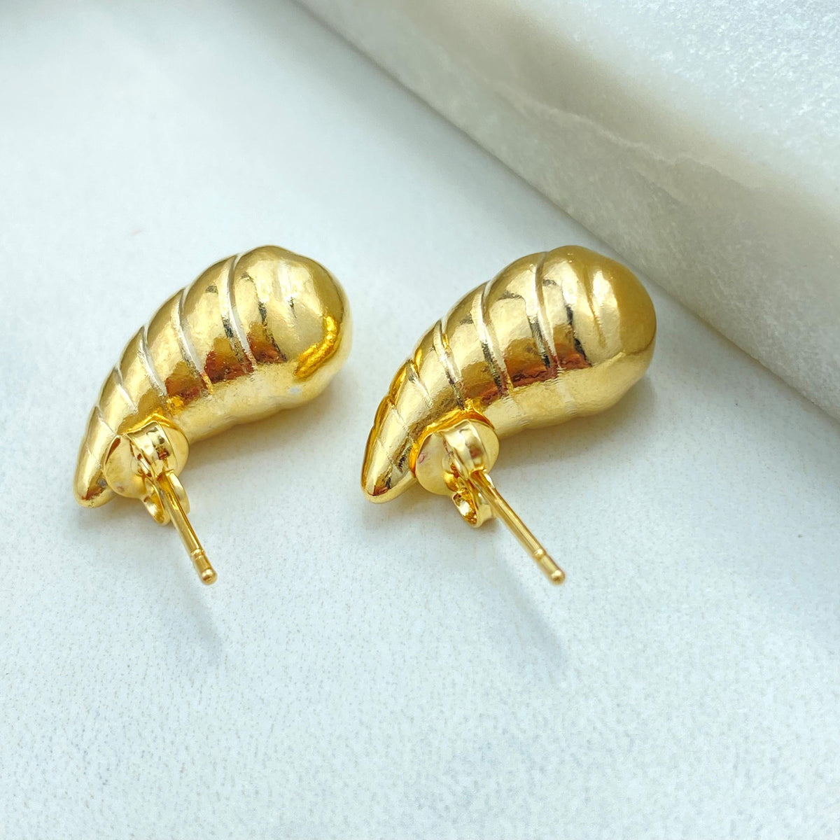18k Gold Filled Ribbed Teardrop Dome Earrings, Chunky Vintage Drop Shape Earrings, Textured Teardrop Puffed Earrings, Wholesale Jewelry