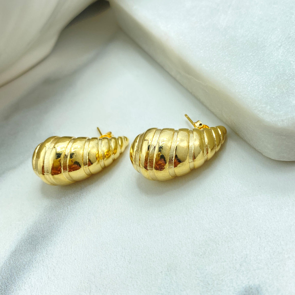 18k Gold Filled Ribbed Teardrop Dome Earrings, Chunky Vintage Drop Shape Earrings, Textured Teardrop Puffed Earrings, Wholesale Jewelry