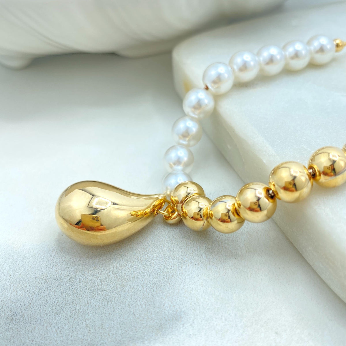 18k Gold Filled & Simulated Pearl Beaded Bracelet with Teardrop Charm, 7.5” + 1.5” Extender, Statement Two-Tone Jewelry, Wholesale Jewelry