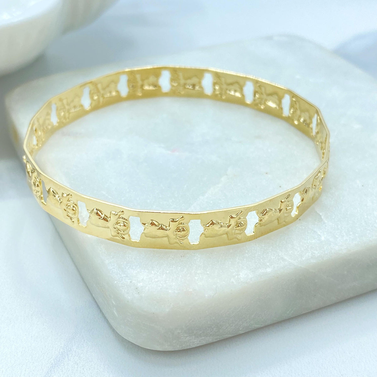 18K Gold Filled Divino Nino Bangle Bracelet, Cutout Relief Design