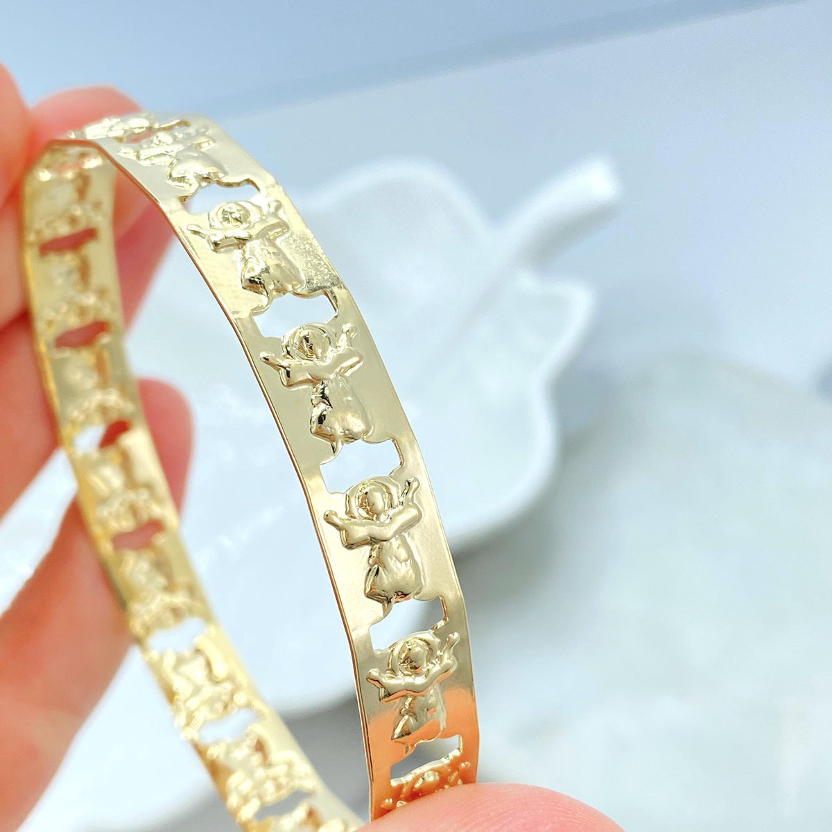 18K Gold Filled Divino Nino Bangle Bracelet, Cutout Relief Design