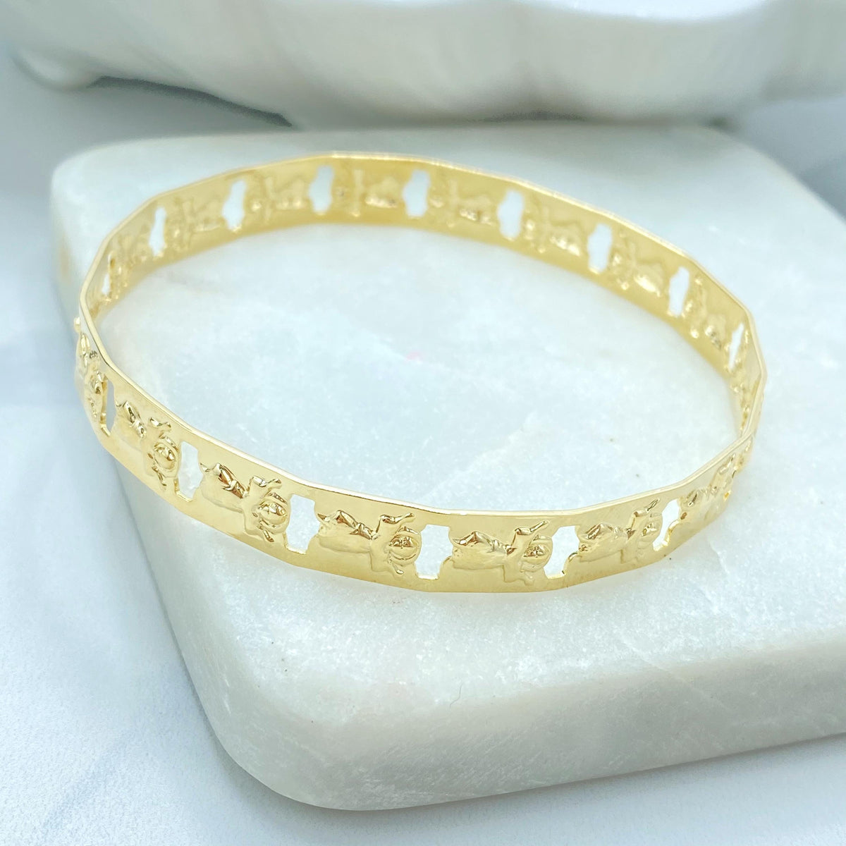 18K Gold Filled Divino Nino Bangle Bracelet, Cutout Relief Design