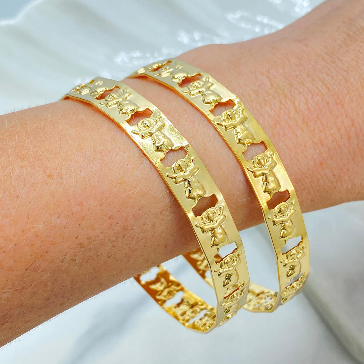 18K Gold Filled Divino Nino Bangle Bracelet, Cutout Relief Design