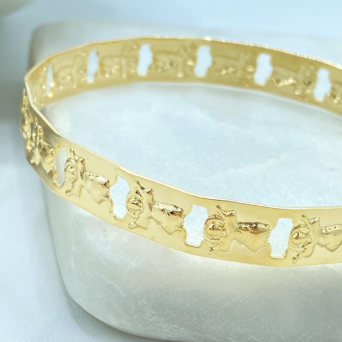 18K Gold Filled Divino Nino Bangle Bracelet, Cutout Relief Design