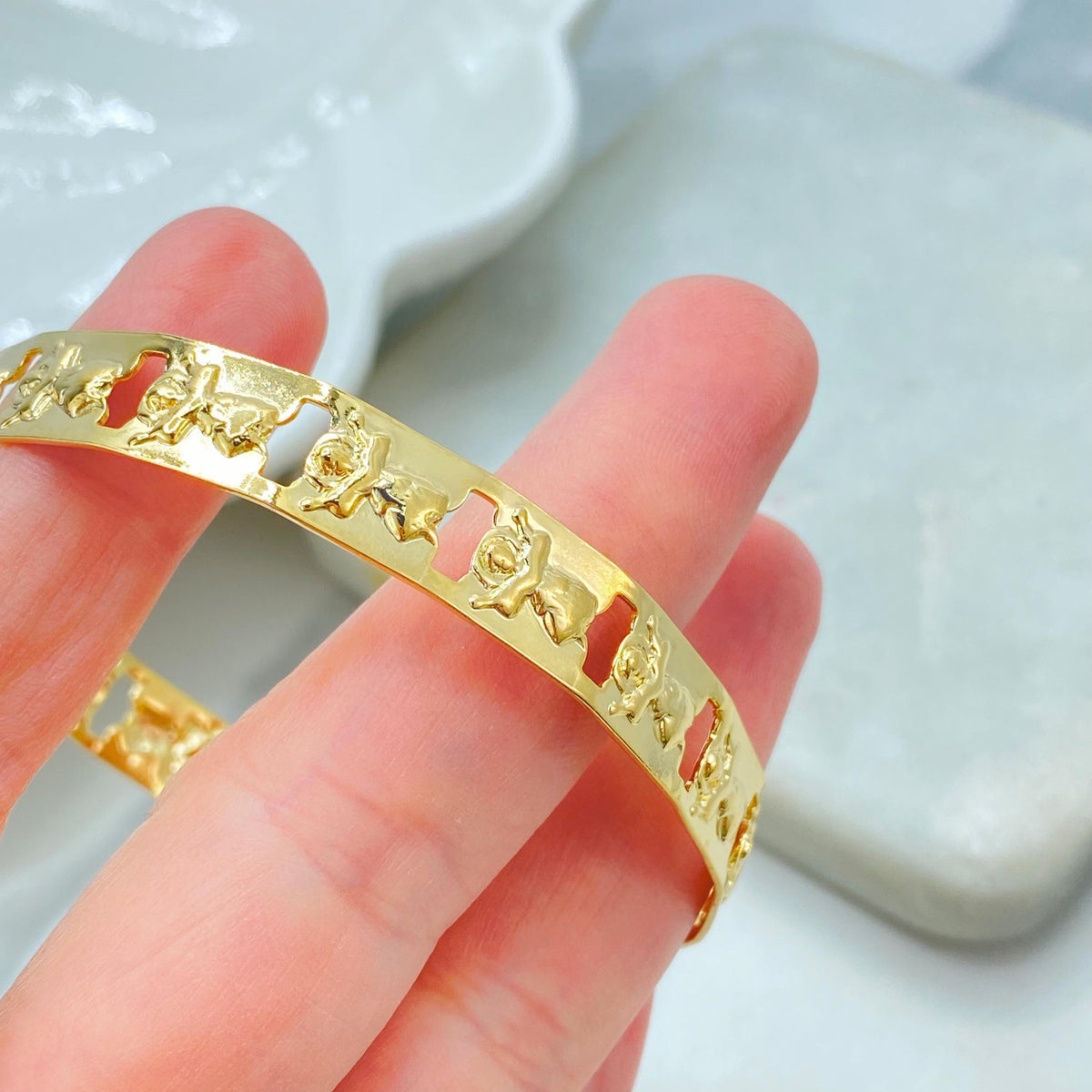 18K Gold Filled Divino Nino Bangle Bracelet, Cutout Relief Design