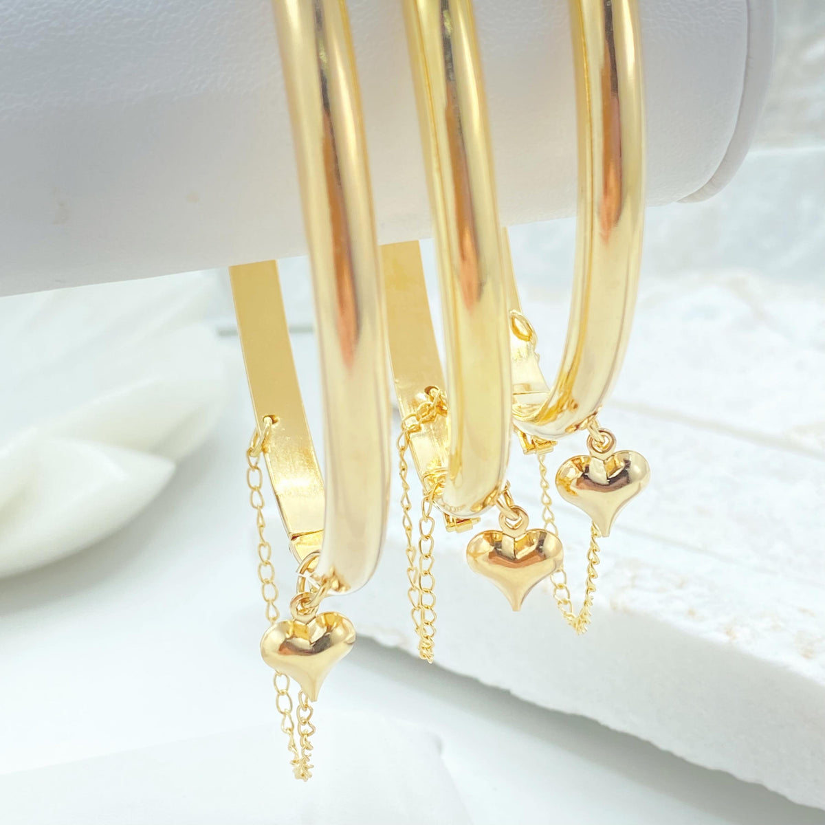 18K Gold Filled Heart Charm Bangle, Chain Detail Bracelet in 3 Sizes