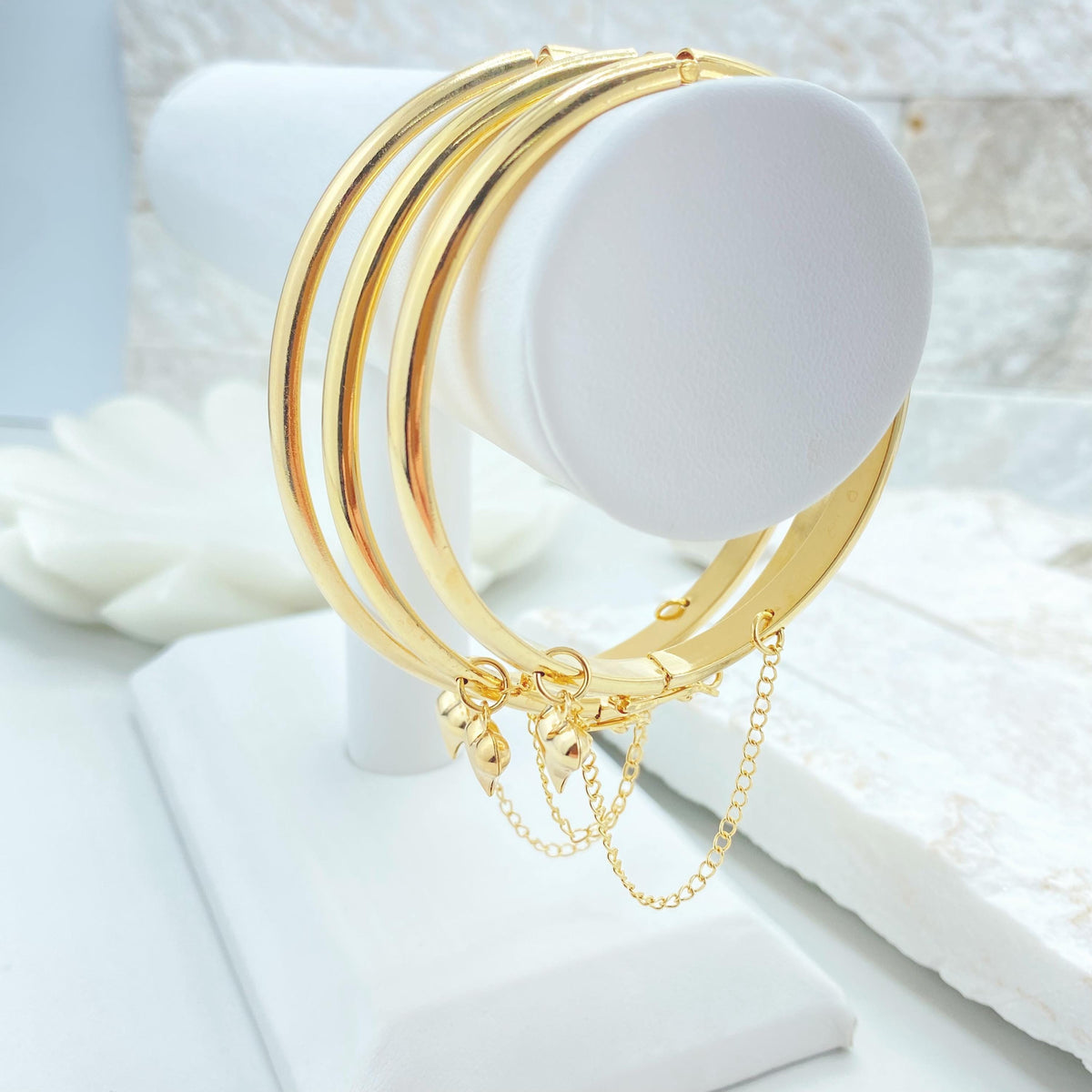 18K Gold Filled Heart Charm Bangle, Chain Detail Bracelet in 3 Sizes