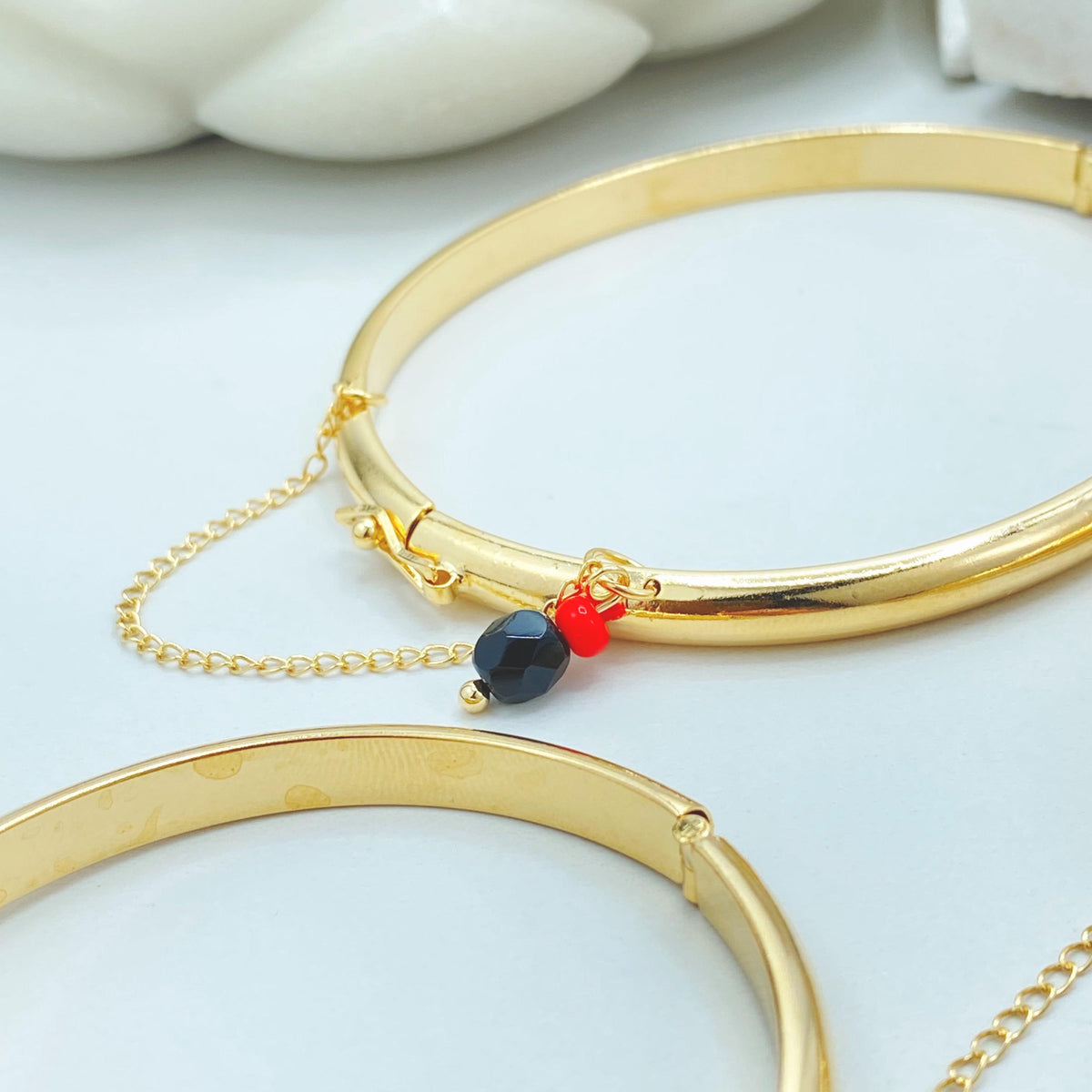 8K Gold Filled Simulated Azabache Bangle, Chain Detail Bracelet in 3 Sizes
