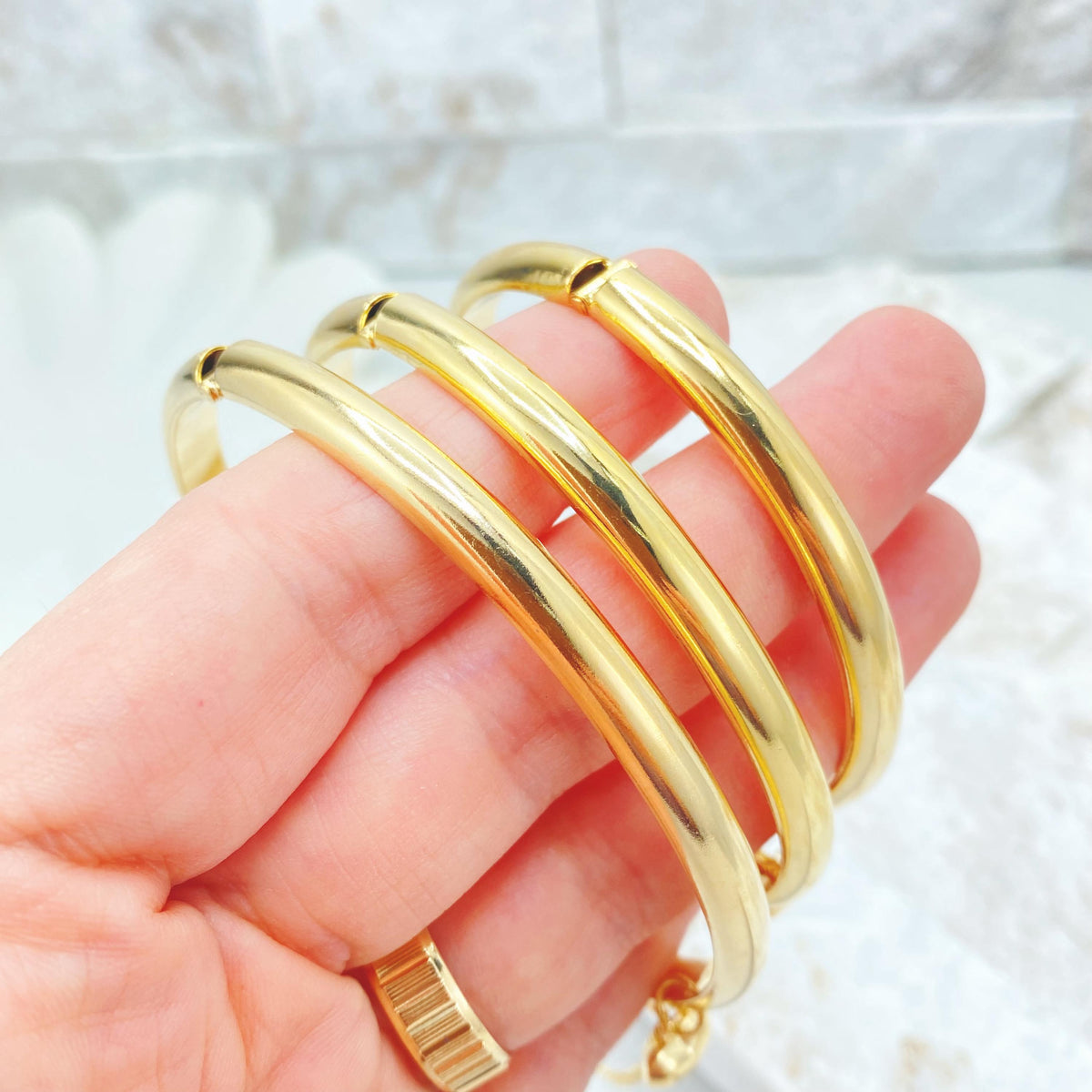 18K Gold Filled Heart Charm Bangle, Chain Detail Bracelet in 3 Sizes