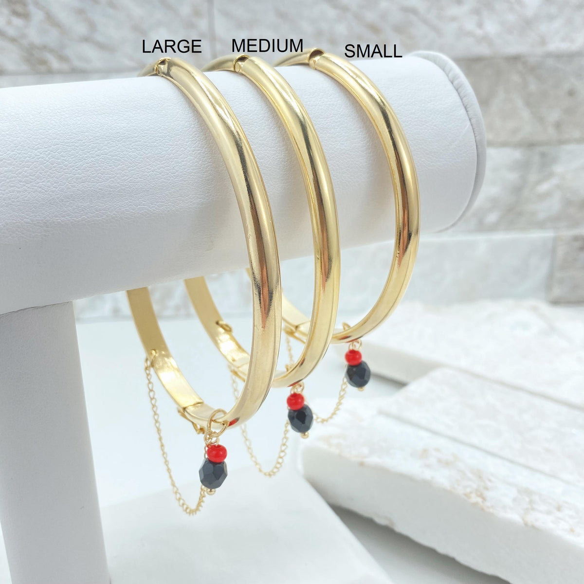 8K Gold Filled Simulated Azabache Bangle, Chain Detail Bracelet in 3 Sizes