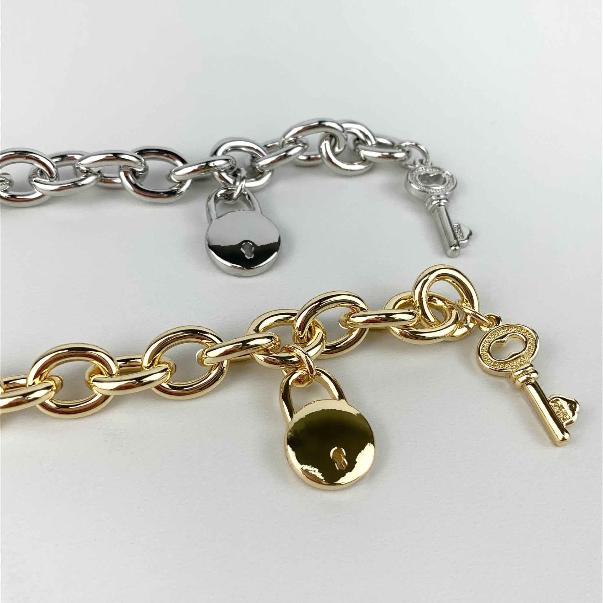 Chunky 18k Gold Filled Oval Link Chain Charms Bracelet Featuring Lock and Key, Gold or Silver, Wholesale Jewelry Supplies