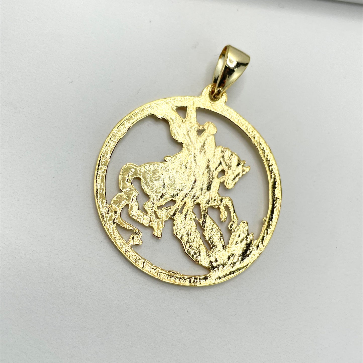 18k Gold Filled Cutout Saint George The Dragon Slayer Religious Pendant Charms Round Medal,  Wholesale Jewelry Making Supplies