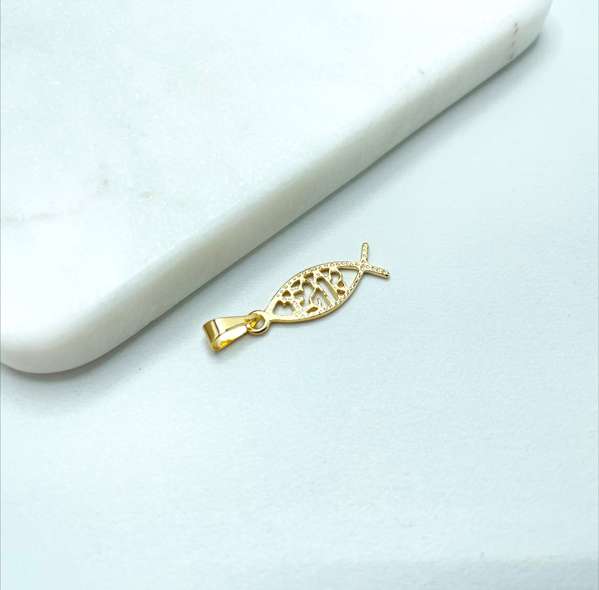 18k Gold Filled Fish Shape with "JESUS" Name Description inside Charm Pendant, Religious Jewelry, Wholesale Jewelry Making Supplies